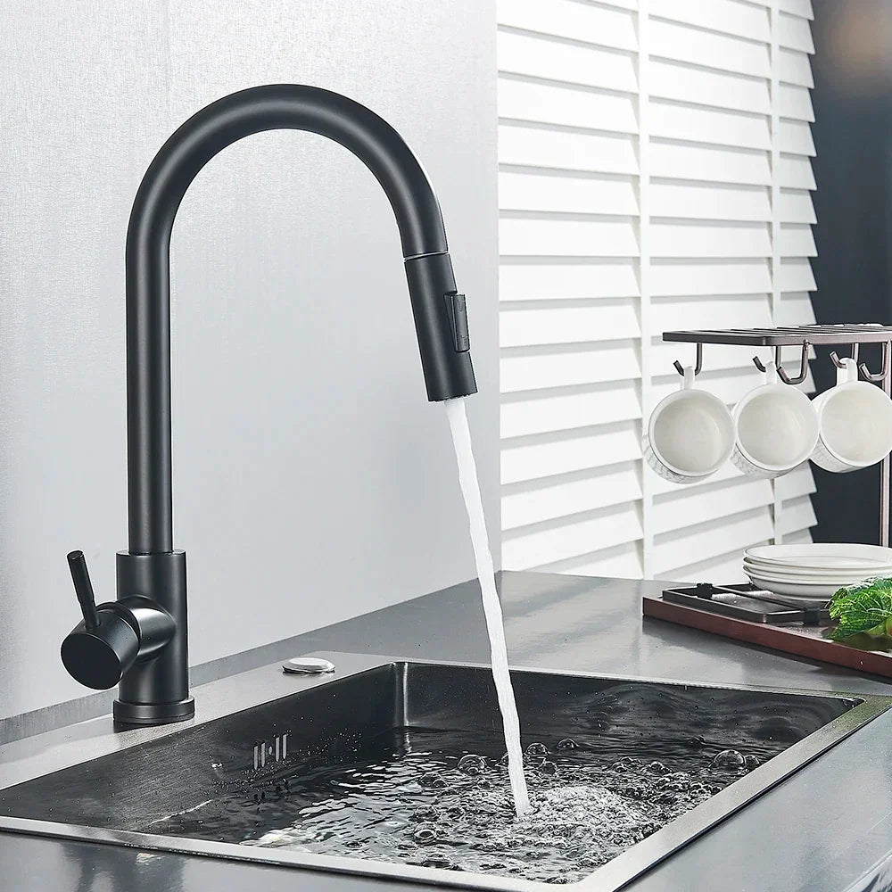 Royallure Touch-Sensor Utdragbar Kökspip – Handsfree Flöde, Svängbar Spruta & Germ-Säker Carvallo